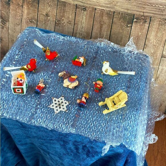 Set of various multiple small Christmas ornaments, many handmade - Picture 1 of 11